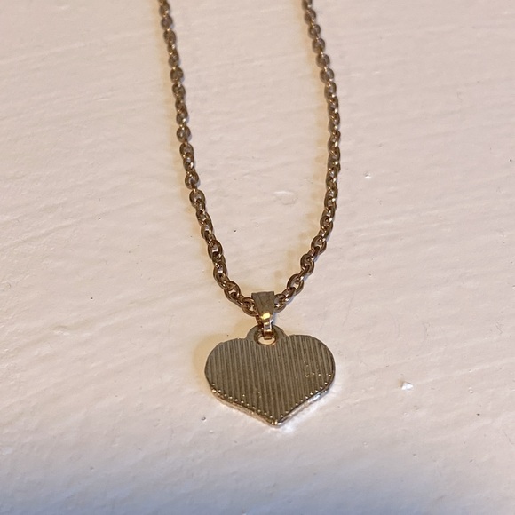 Black Heart 🖤 Pendant Necklace - Picture 2 of 4